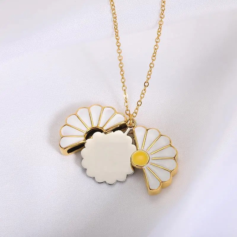 Custom engraved daisy flower locket pendant in 18K gold plated stainless steel waterproof and hypoallergenic premium gift for teens and couples in USA Canada