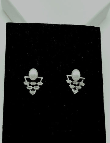 Pearl On A Cone S925 Silver Earring