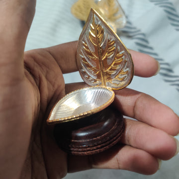 Wood lamp