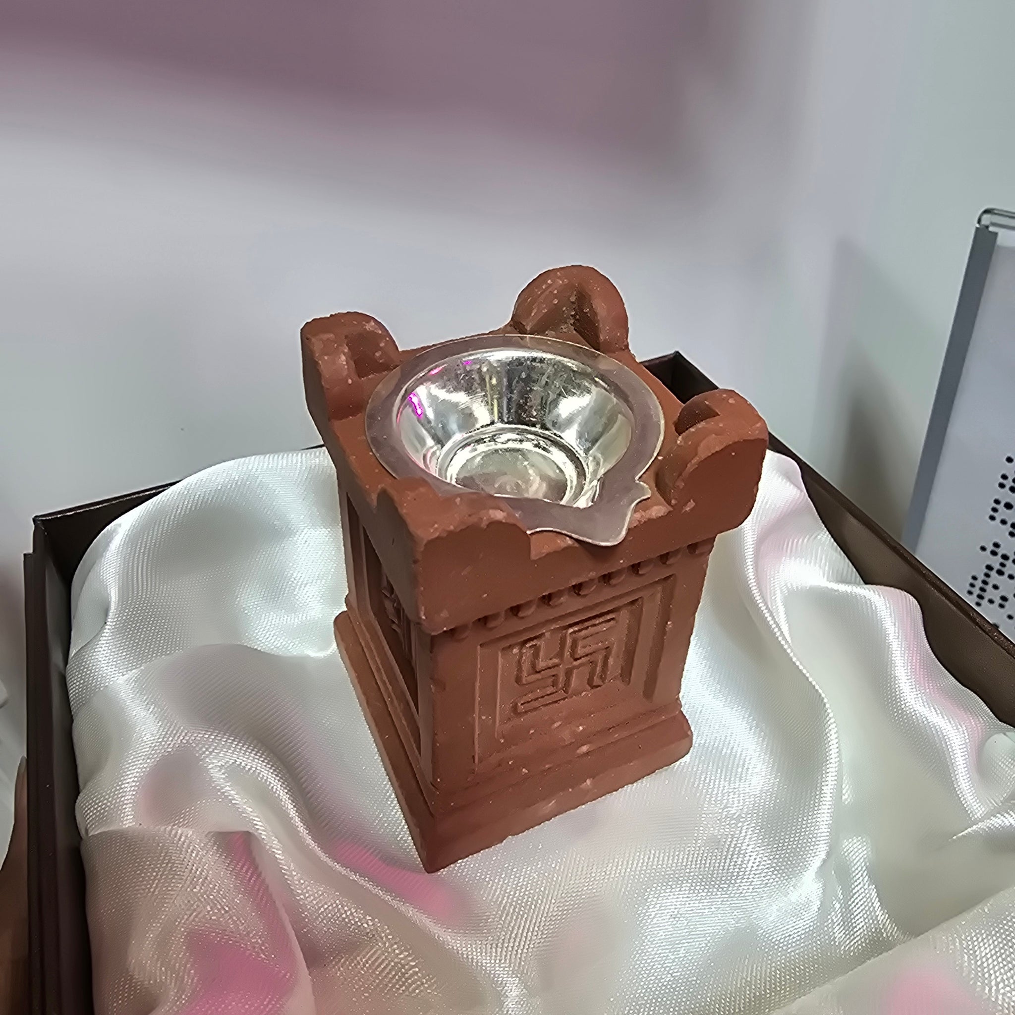 Thulasi lamp silver